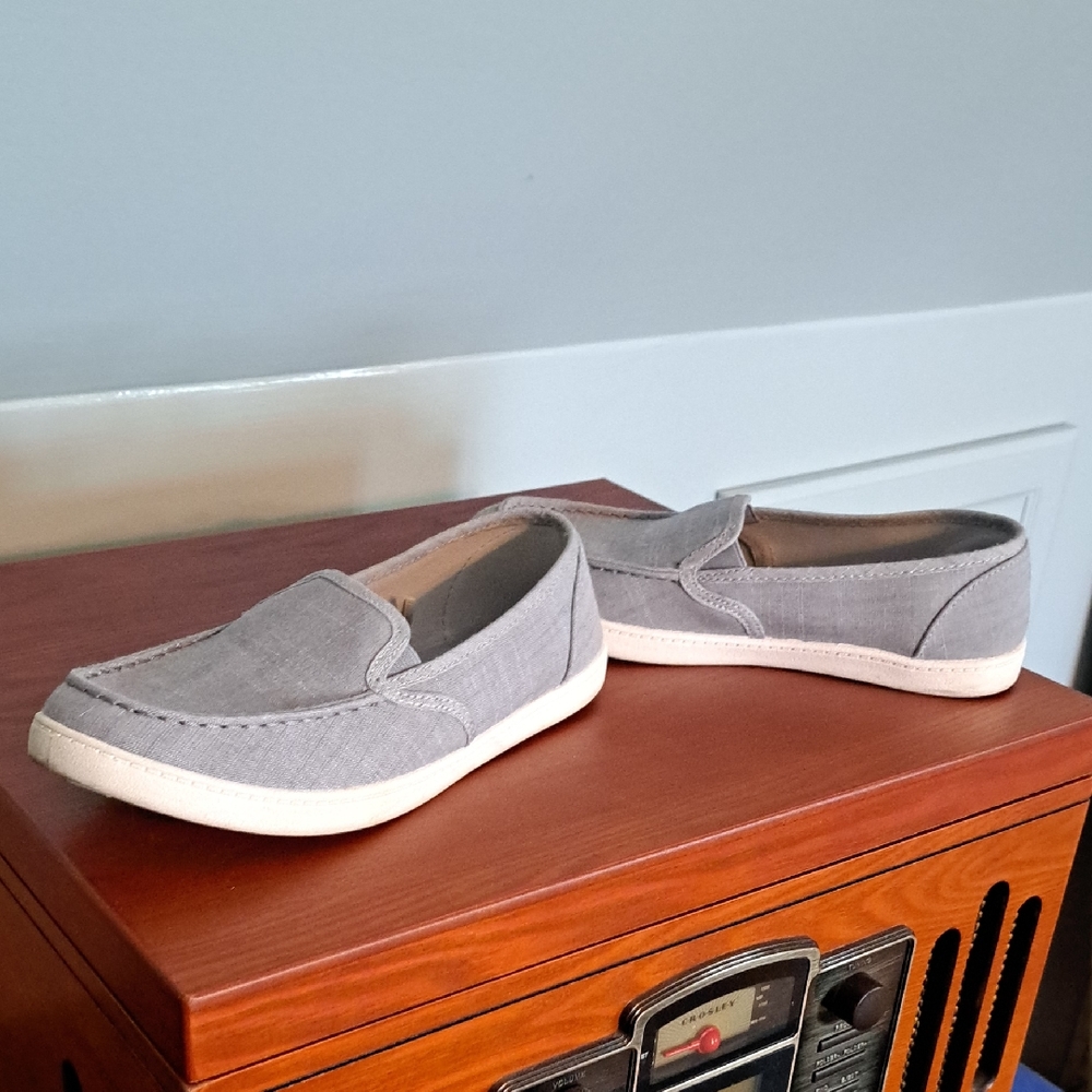 Time and Tru Grey Canvas Slip Ons Size 7-1/2